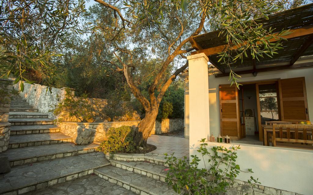 Nereidi Pool Villas Porto Ozias Exterior photo