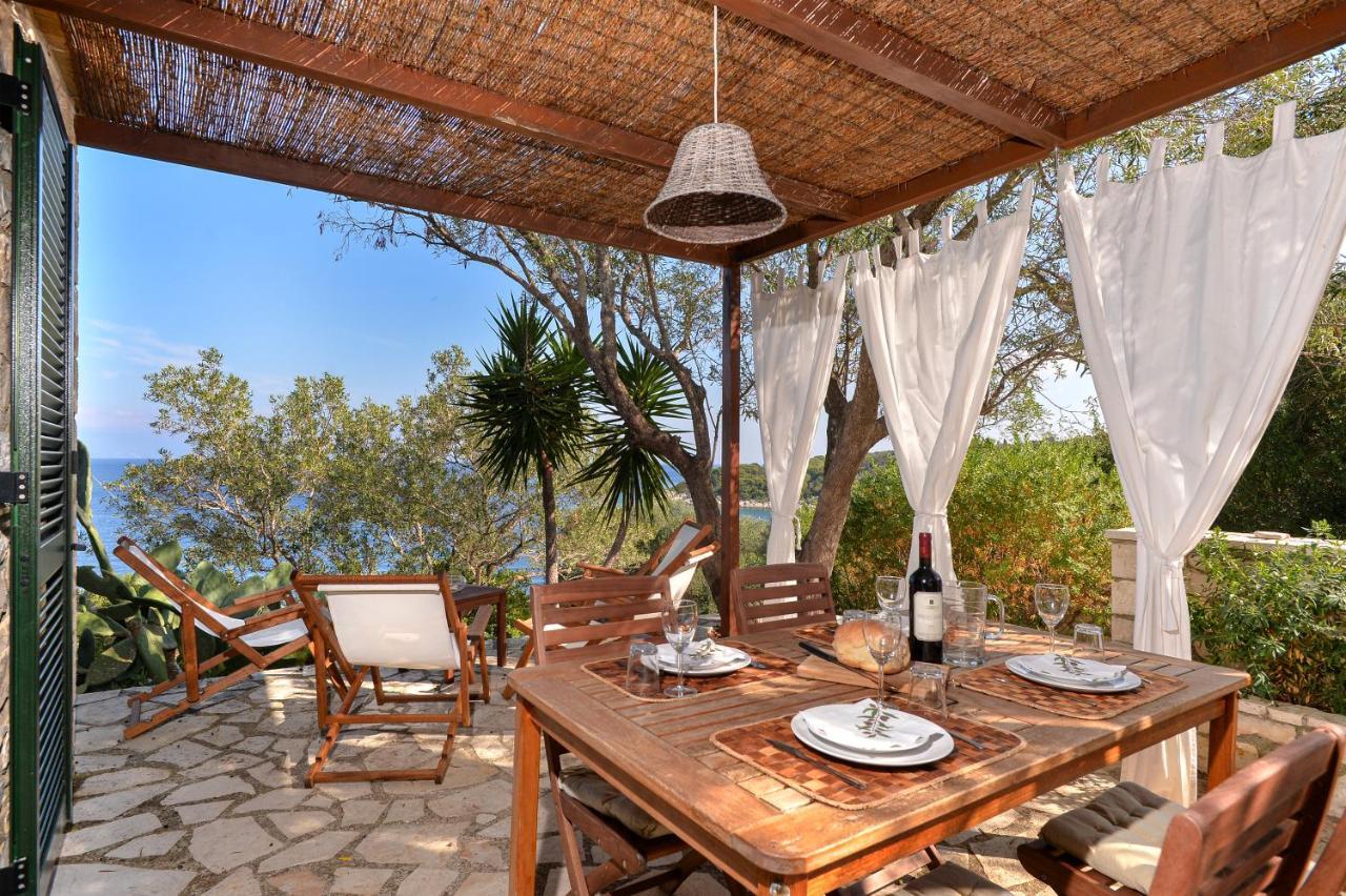 Nereidi Pool Villas Porto Ozias Exterior photo