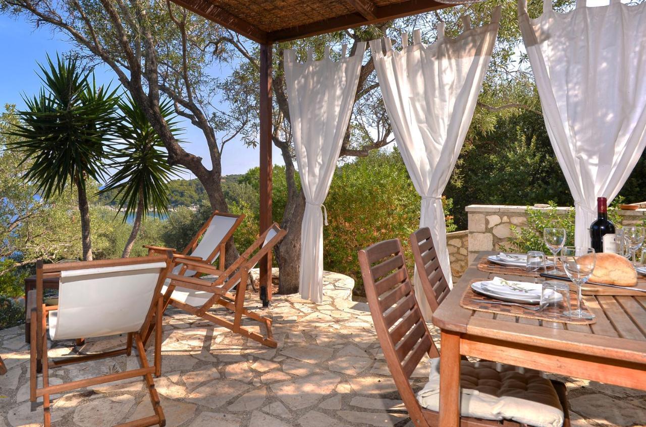 Nereidi Pool Villas Porto Ozias Exterior photo